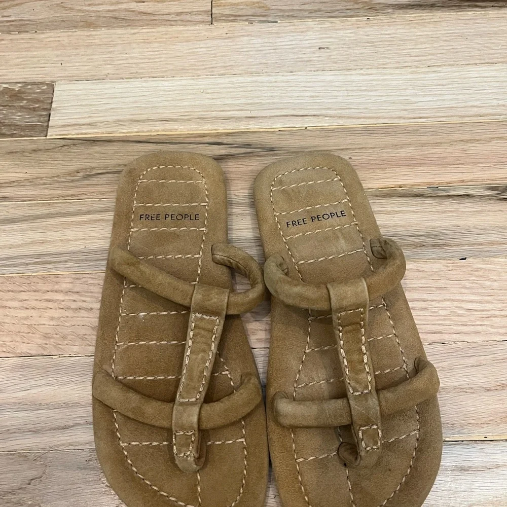 Free‎ People suede contrast stitch flat sandals 6.5